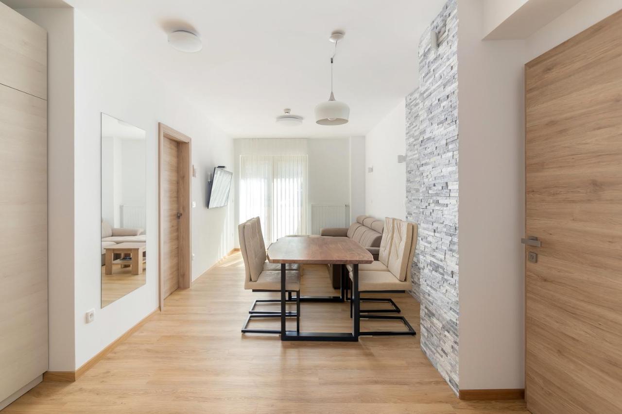 Vila Vita Apartments 克拉尼斯卡戈拉 外观 照片
