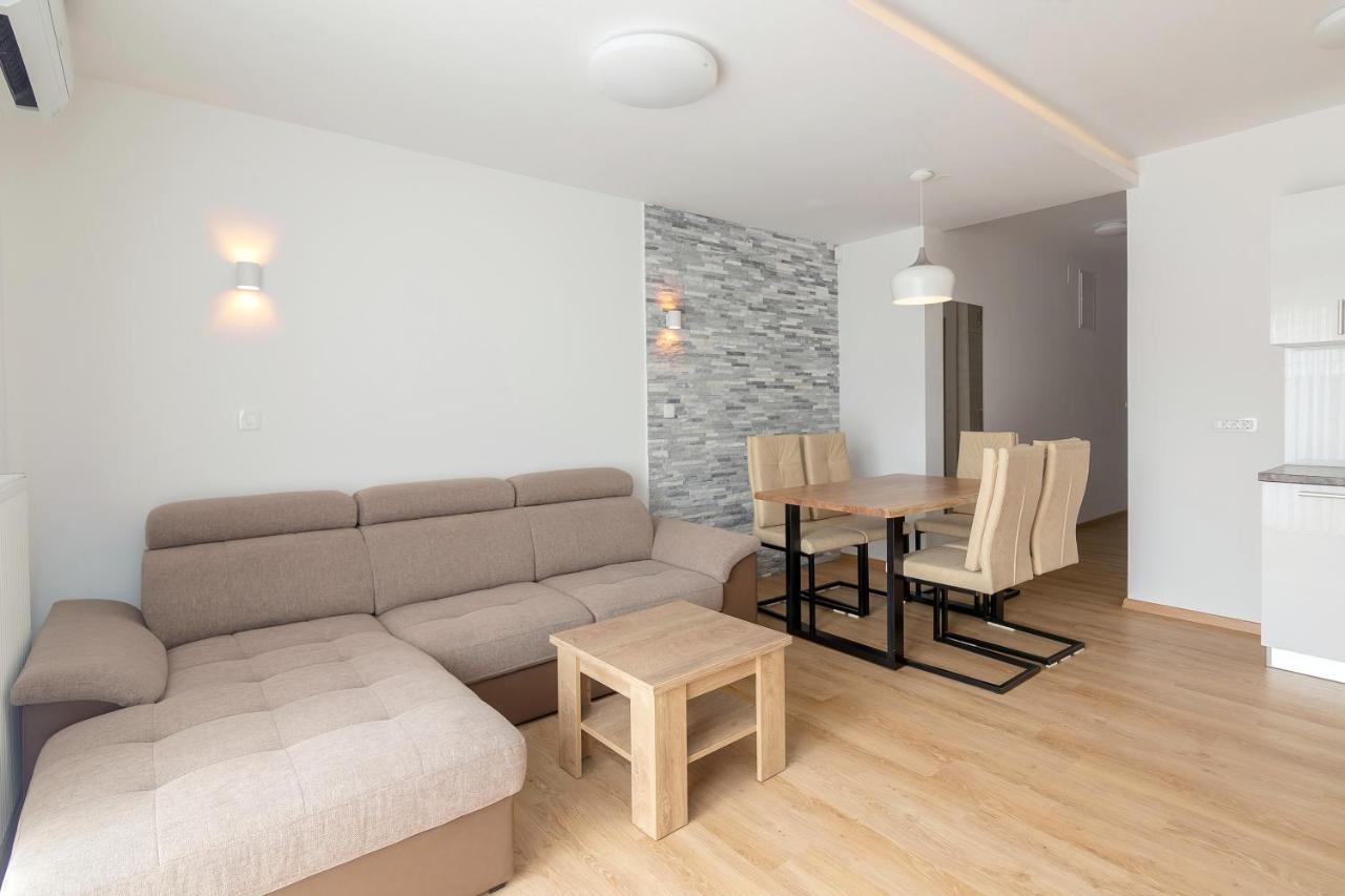 Vila Vita Apartments 克拉尼斯卡戈拉 外观 照片