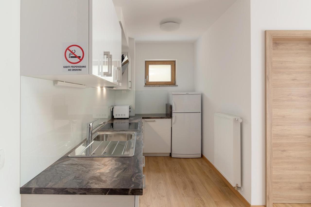 Vila Vita Apartments 克拉尼斯卡戈拉 外观 照片