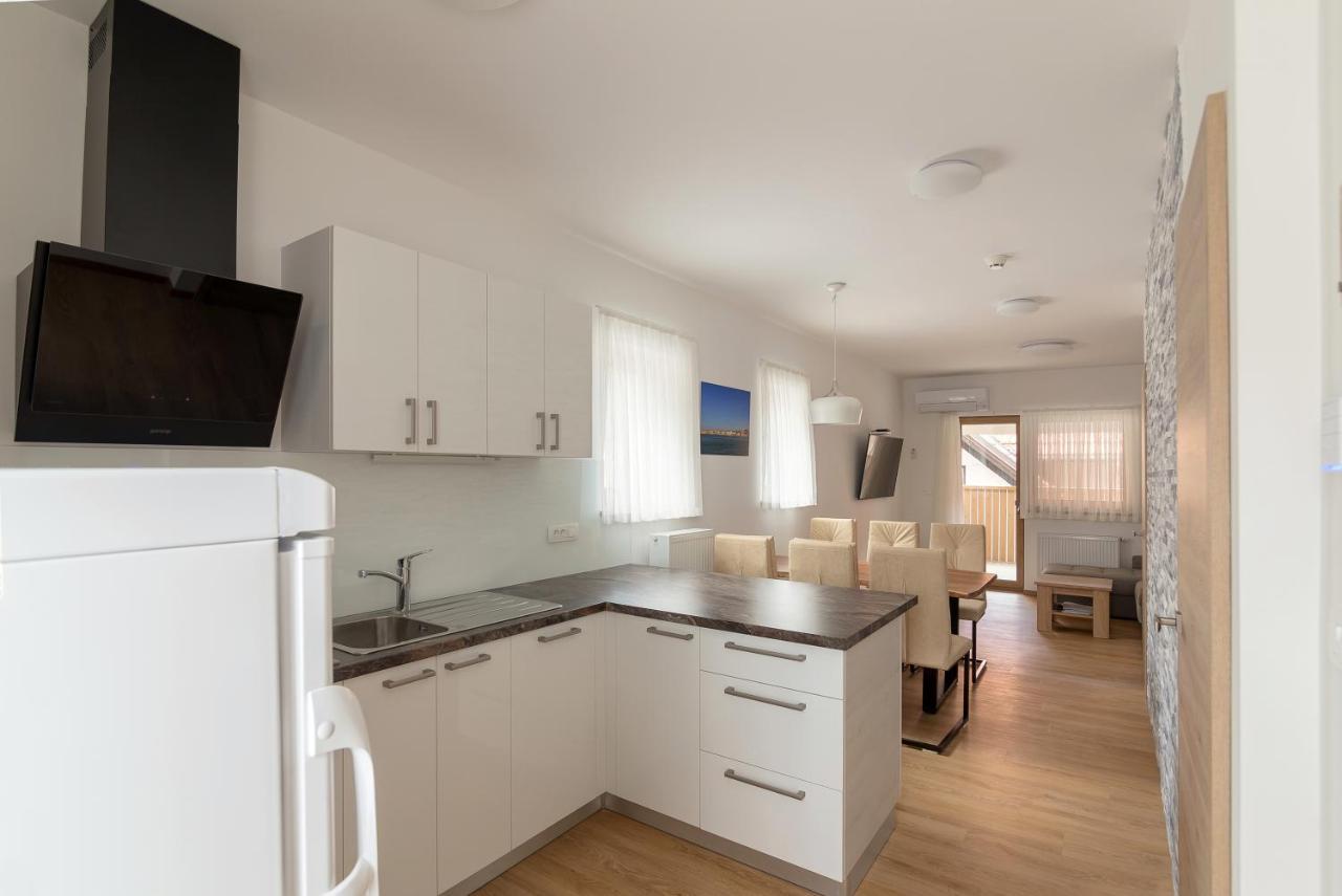 Vila Vita Apartments 克拉尼斯卡戈拉 外观 照片