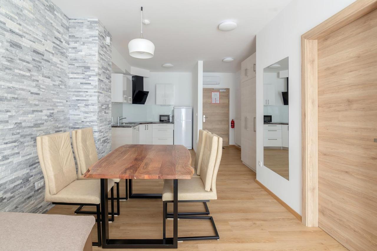 Vila Vita Apartments 克拉尼斯卡戈拉 外观 照片