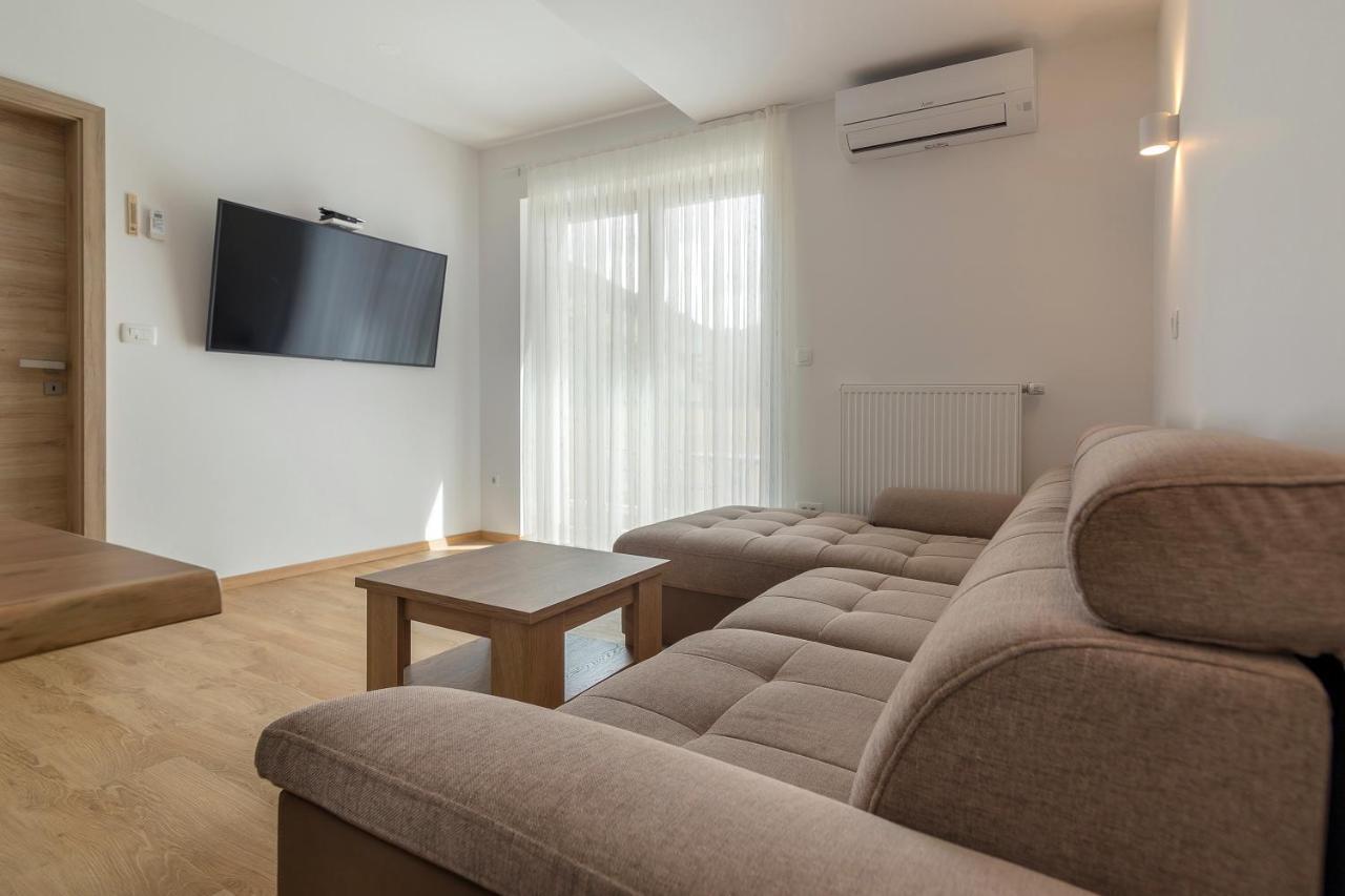Vila Vita Apartments 克拉尼斯卡戈拉 外观 照片